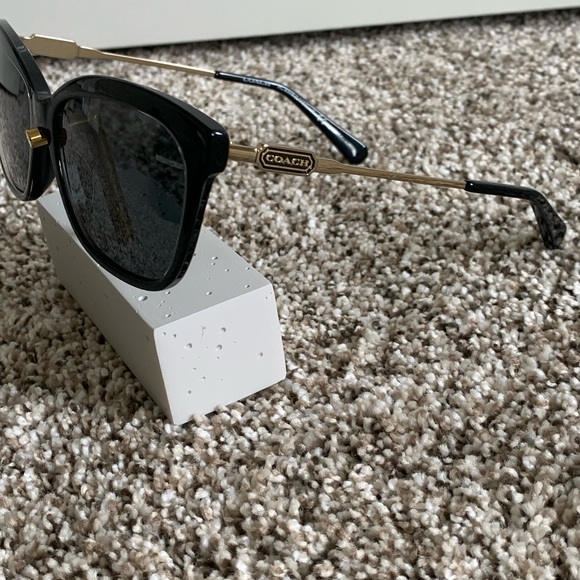 COACH HC8305 BLK Sunglasses. NEW! With Case! - Picture 5 of 6